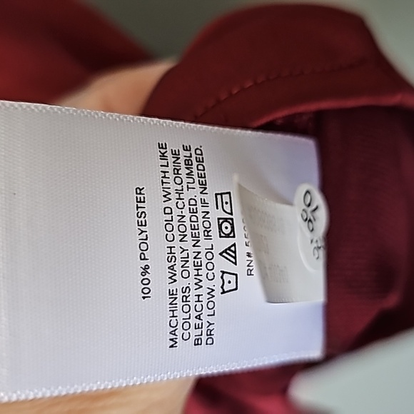 Express NWT Workplace Siren deep red Mock neck satin sleeveless blouse large - Picture 5 of 7